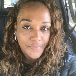 Meet your Posher, Zina